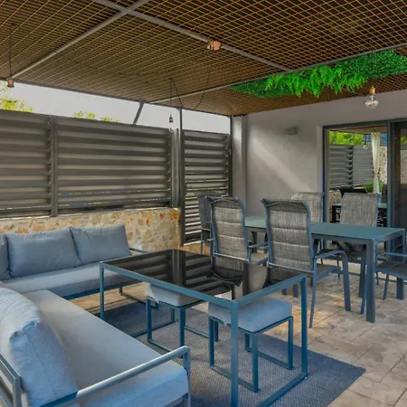 Villa 3qb - Split By Guide *