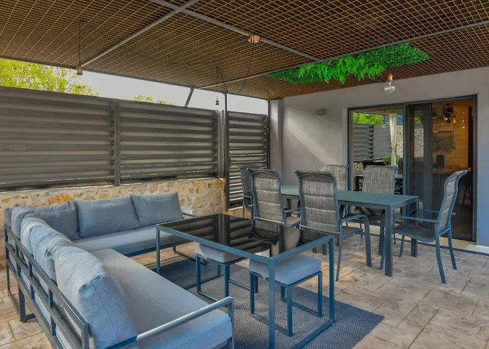 Villa 3qb - Split By Guide *