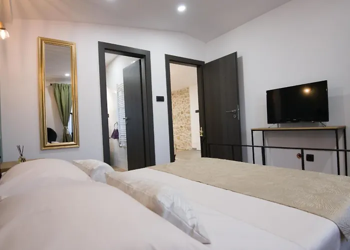 3qb - Split By Guide Villa