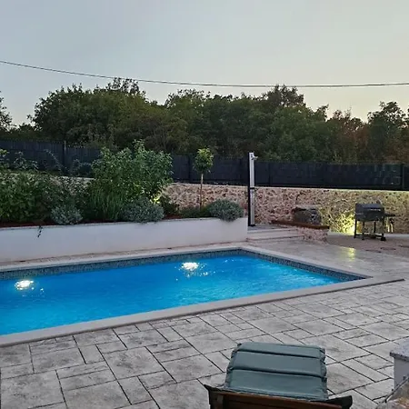 Villa 3qb - Split By Guide