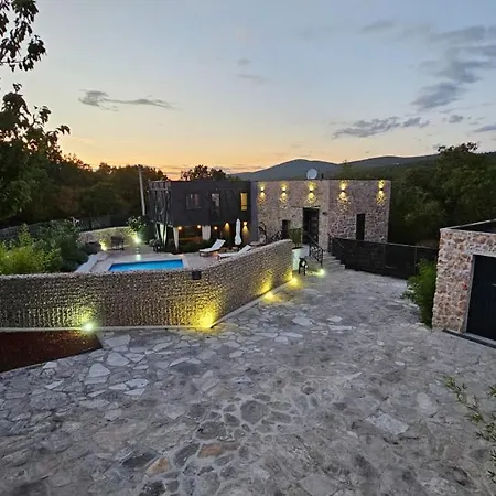 3qb - Split By Guide Villa