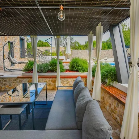 3qb - Split By Guide Villa *