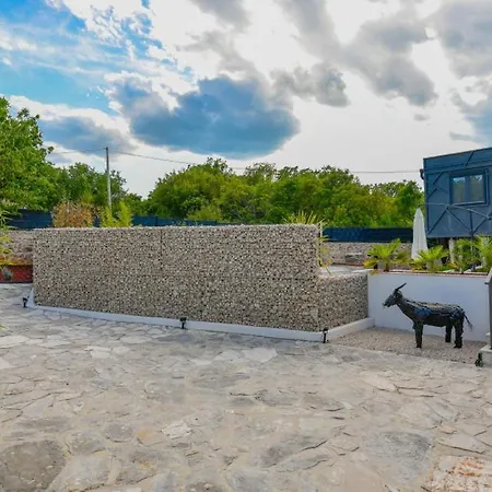 Villa 3qb - Split By Guide *