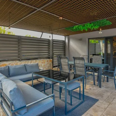 3qb - Split By Guide Villa